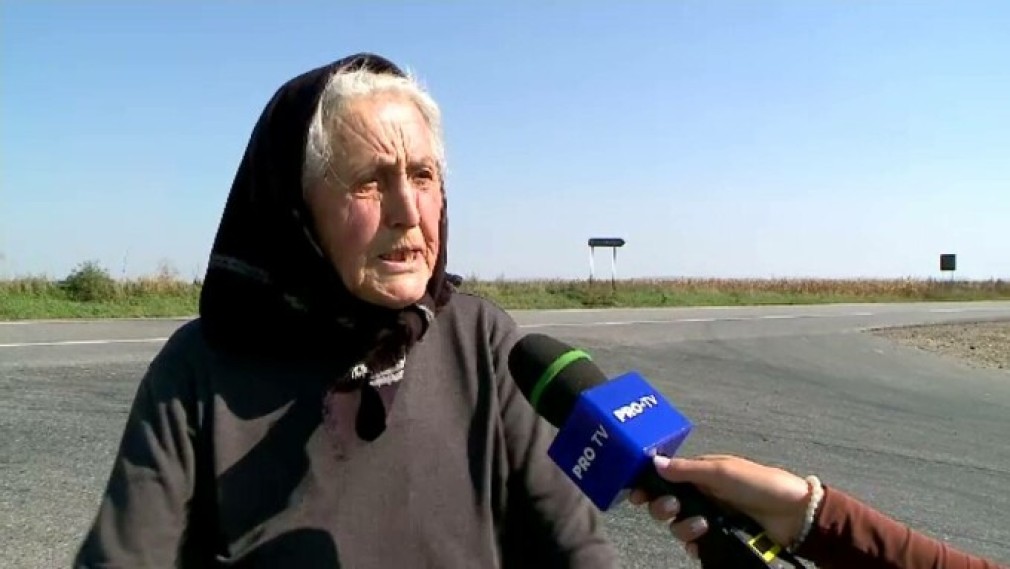 VIDEO. Sechestru pe casa de chirpici și 170.000 euro daune pentru bătrâna vinovată de accident