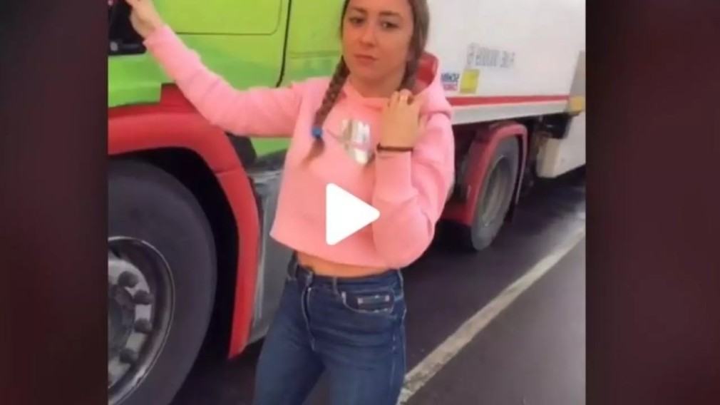 VIDEO VIRAL. O șoferiță de camion face "o mare dezvăluire" despre secretele șoferiei