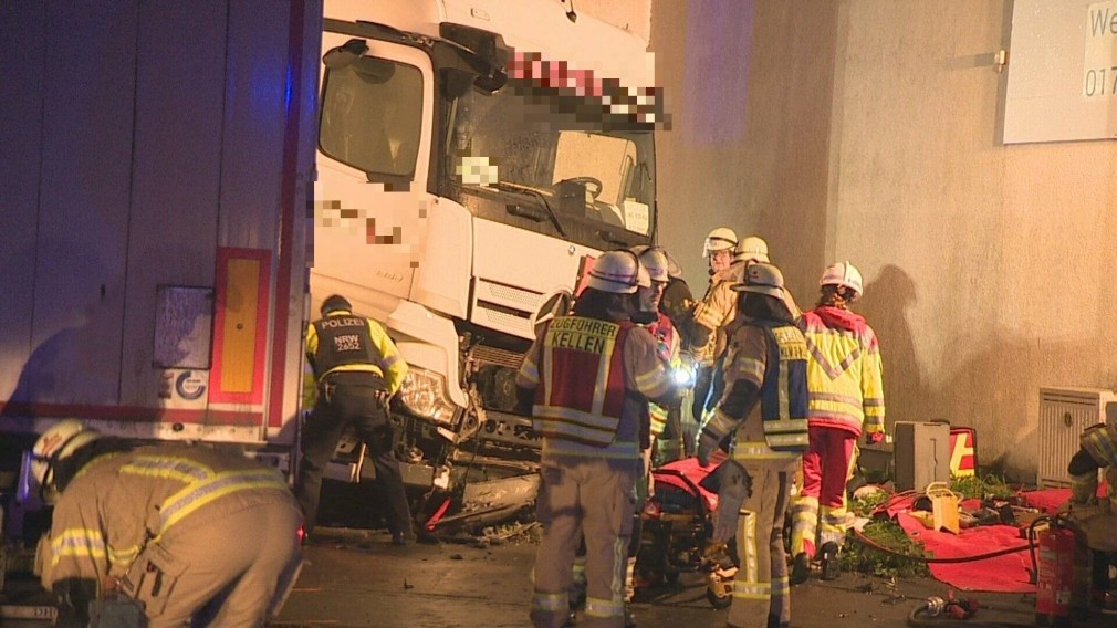 Doi români, morți într-un accident de camion în Germania
