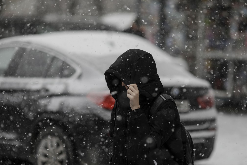 Atenție șoferi! Va ninge în cea mai mare parte a României