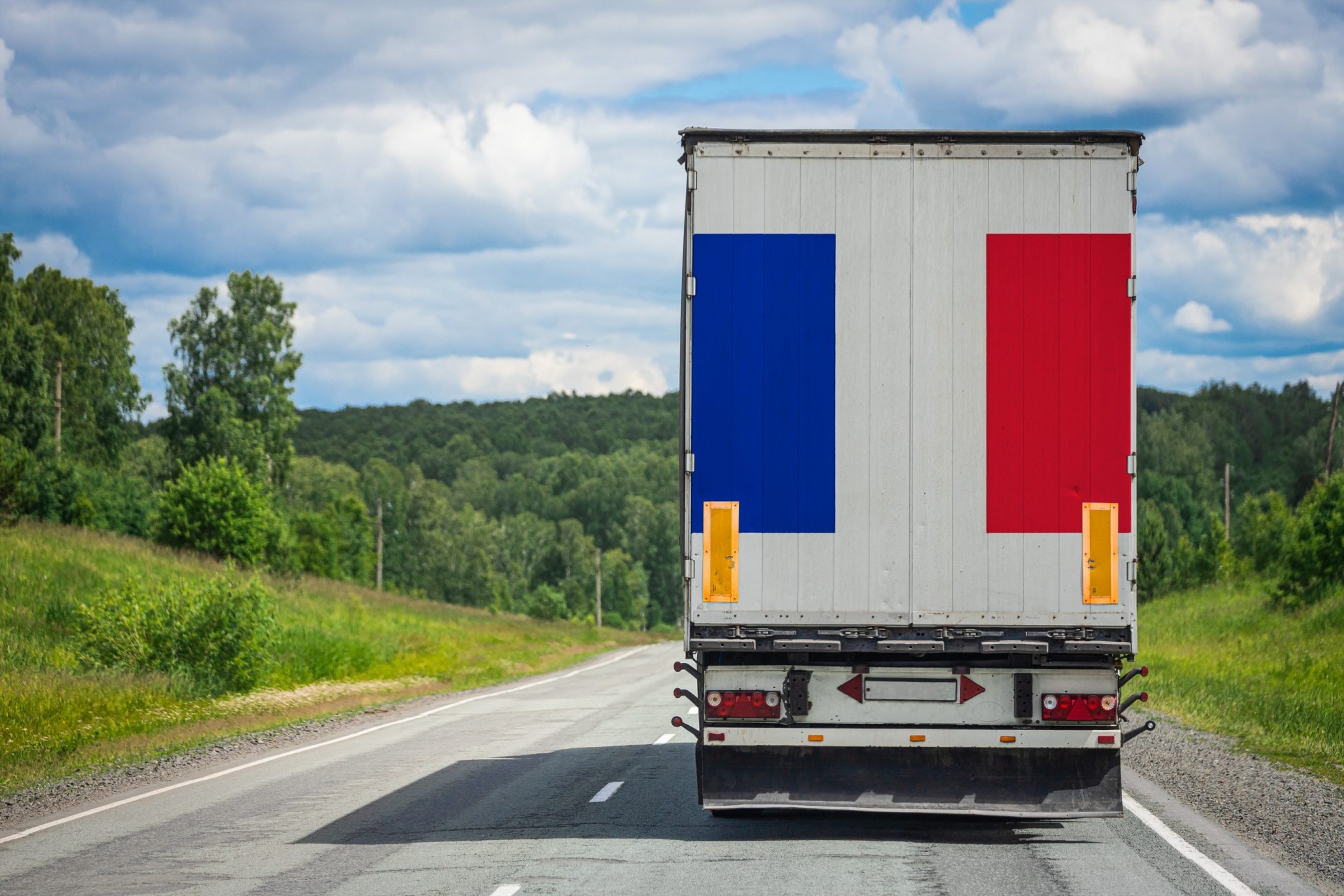 Șofer român de camion nu a plătit taxe de autostradă de 10.000 euro
