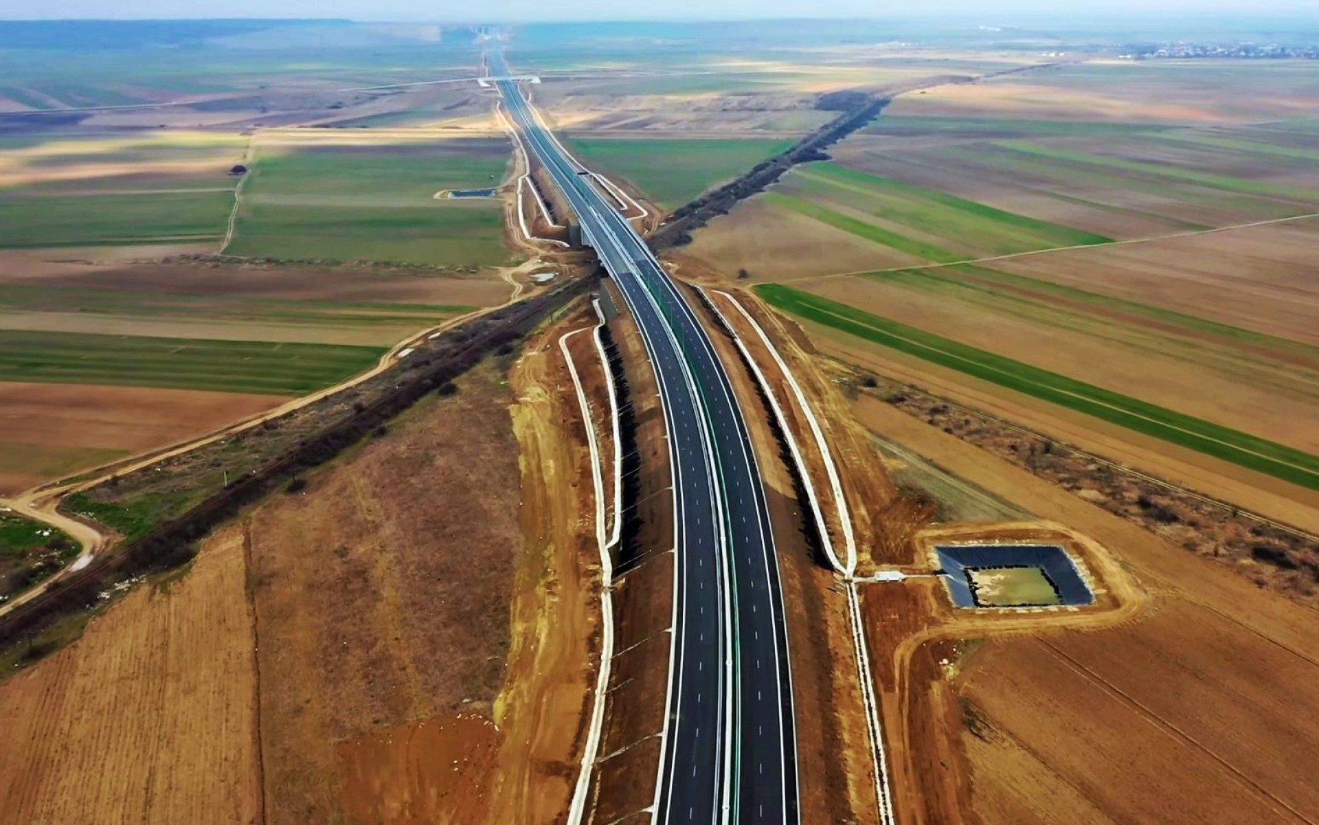 VIDEO Cei dintâi kilometri din Drumul Expres Craiova - Pitești, deschiși de Paște