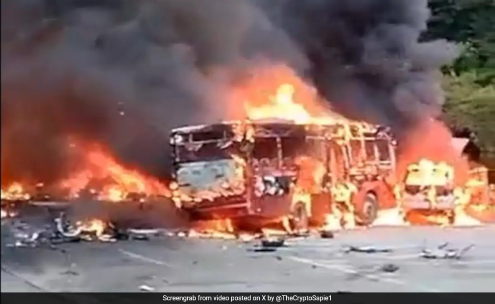 VIDEO 16 morţi după ce un camion a lovit 17 mașini