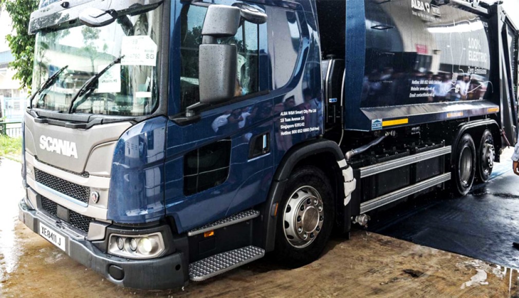 Singapore a primit primul camion electric Scania pentru gunoi