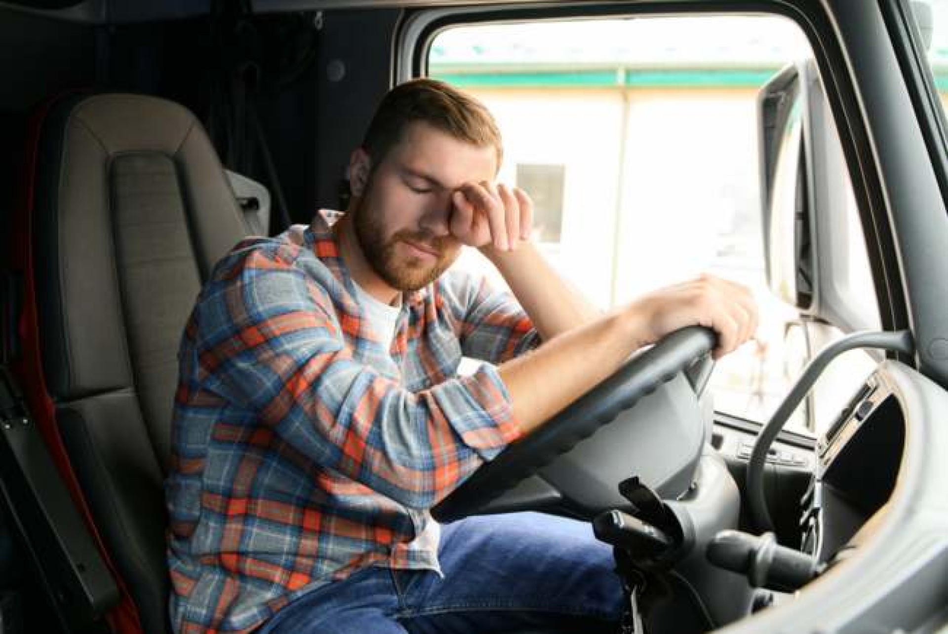 10 sfaturi pentru șoferii de camion pentru a nu adormi la volan
