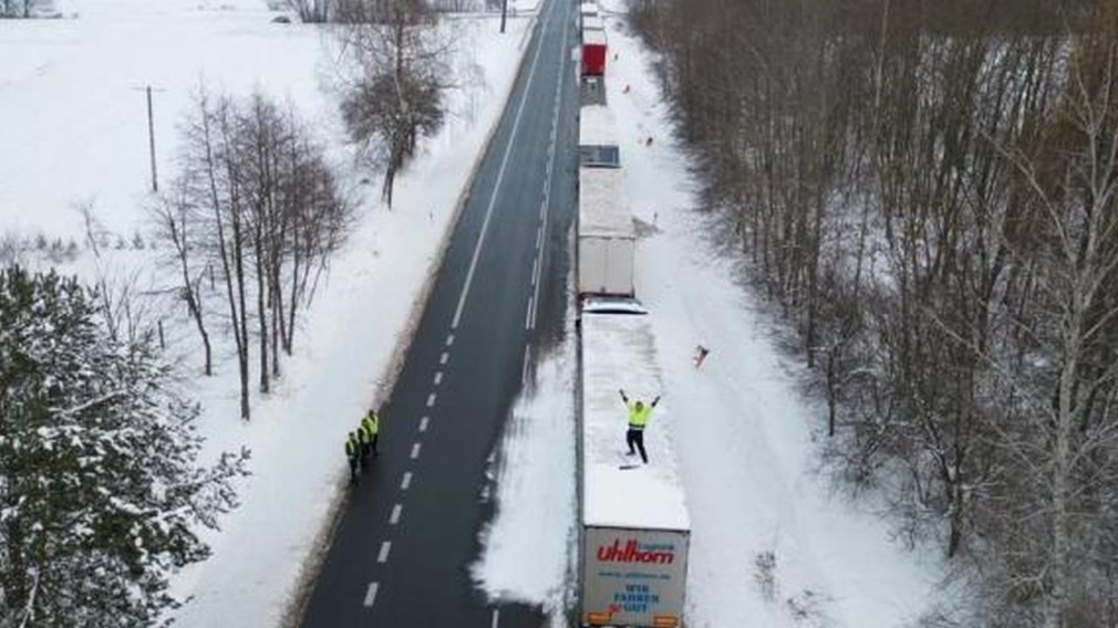 Transportatorii din Ungaria blochează granița cu Ucraina
