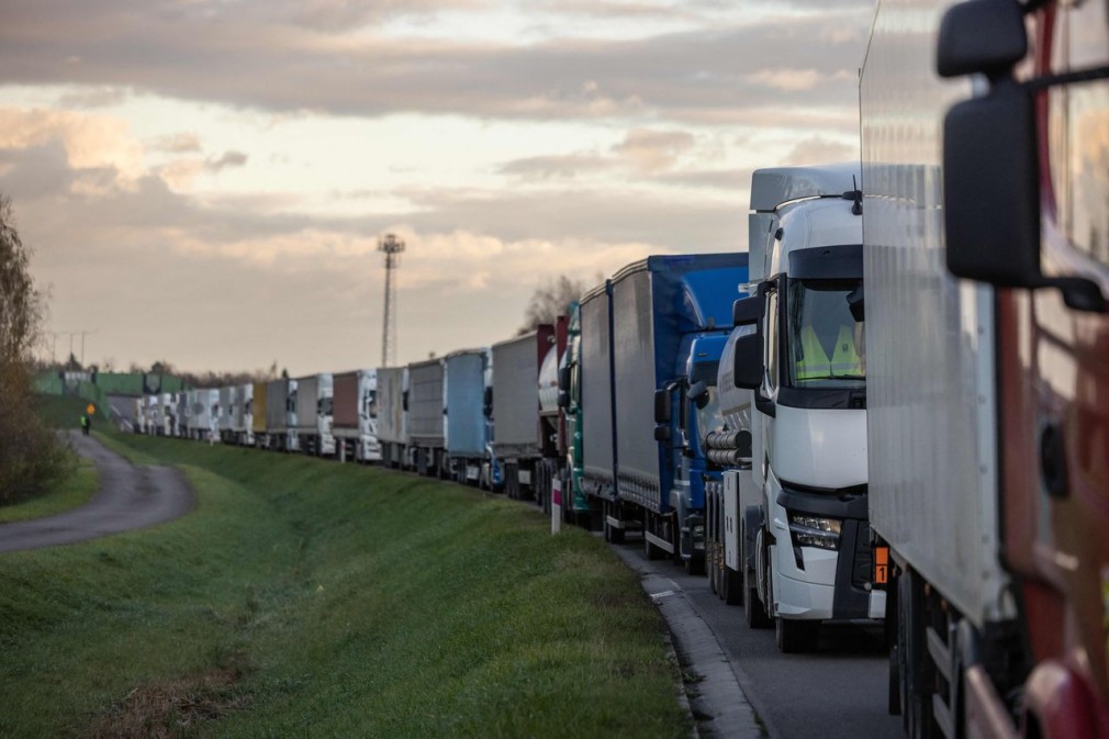 Șoferii de camion ucraineni mor la granița Ucrainei cu Polonia: Al treilea caz în doar o lună