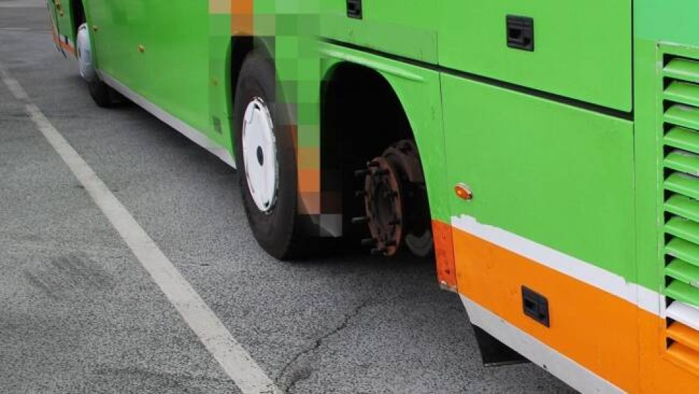 Austria. Autocar românesc Flixbus, sechestrat pentru că circula cu o roată lipsă pe autostradă