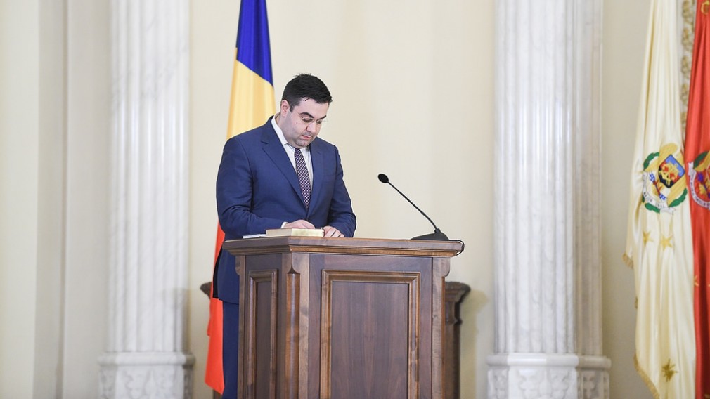 Se cere demisia ministrului Transporturilor Răzvan Cuc