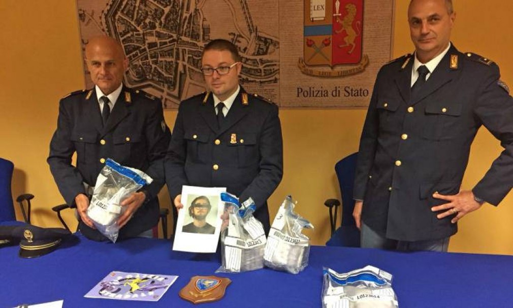 Şofer român arestat după ce a transportat droguri în valoare de 1.200.000 euro
