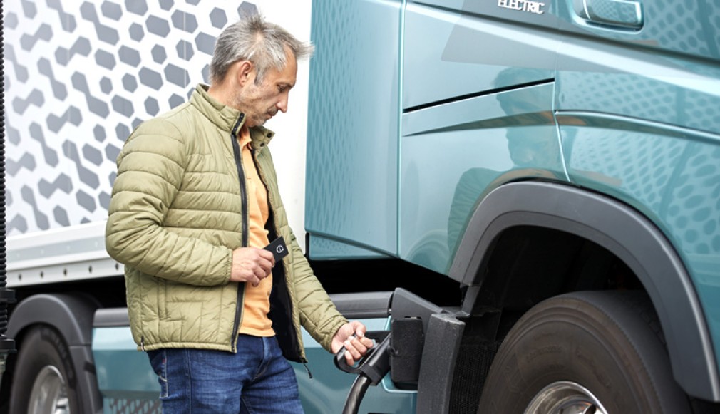 Volvo - rețea națională de stații publice de încărcare rapidă pentru camioanele grele electrice