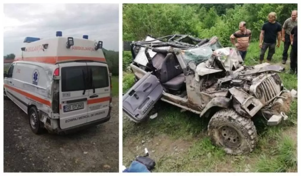 Ambulanță lovită de un TIR în timp ce transporta victimele unui alt