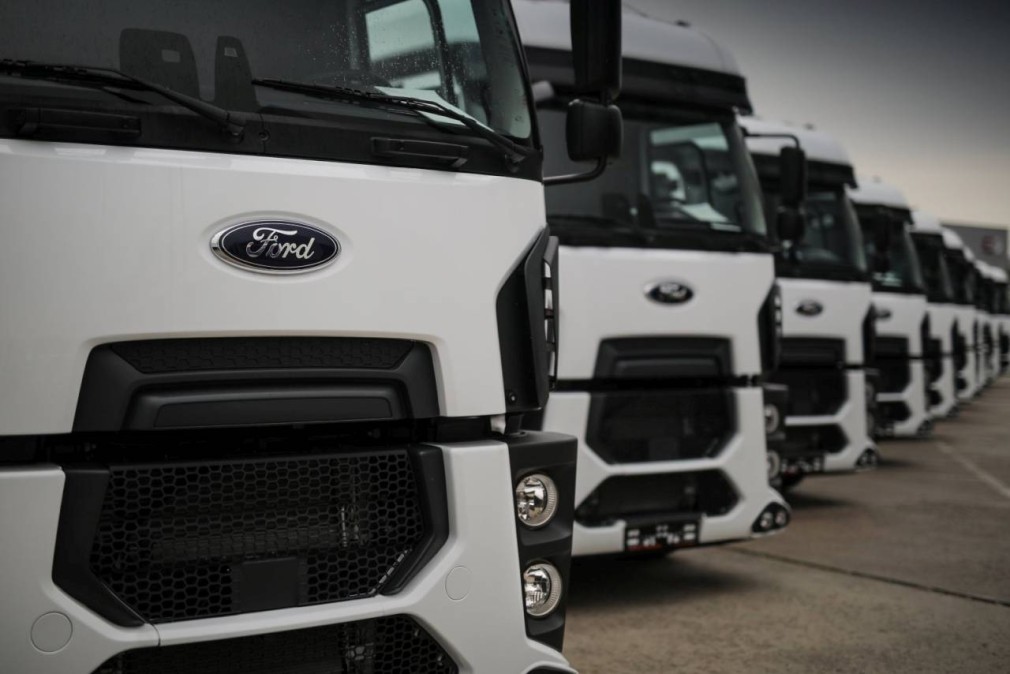 Câte camioane s-au vândut în România în trimestrul III din 2023 ?