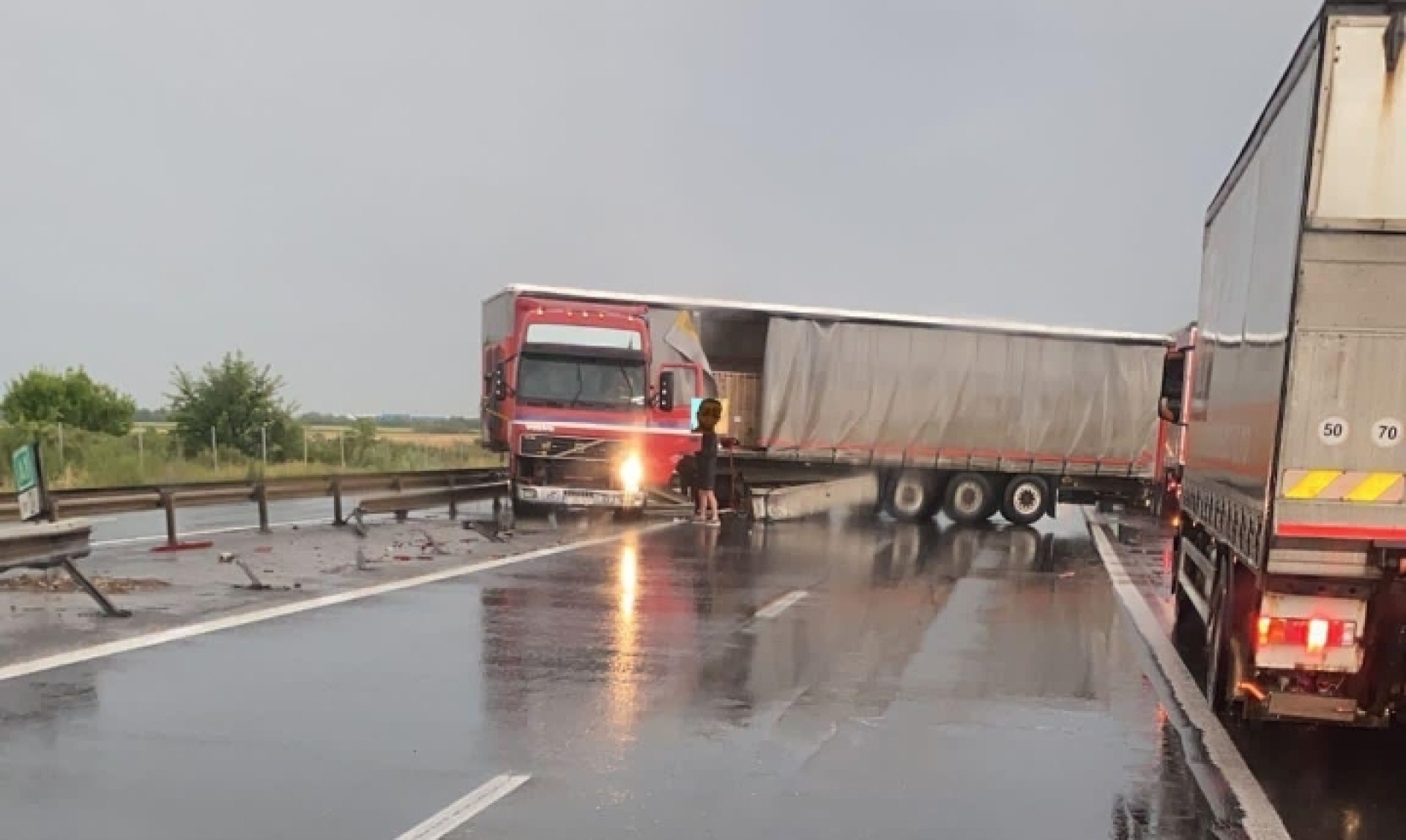 Un camion a paralizat azi traficul rutier pe autostrada A1