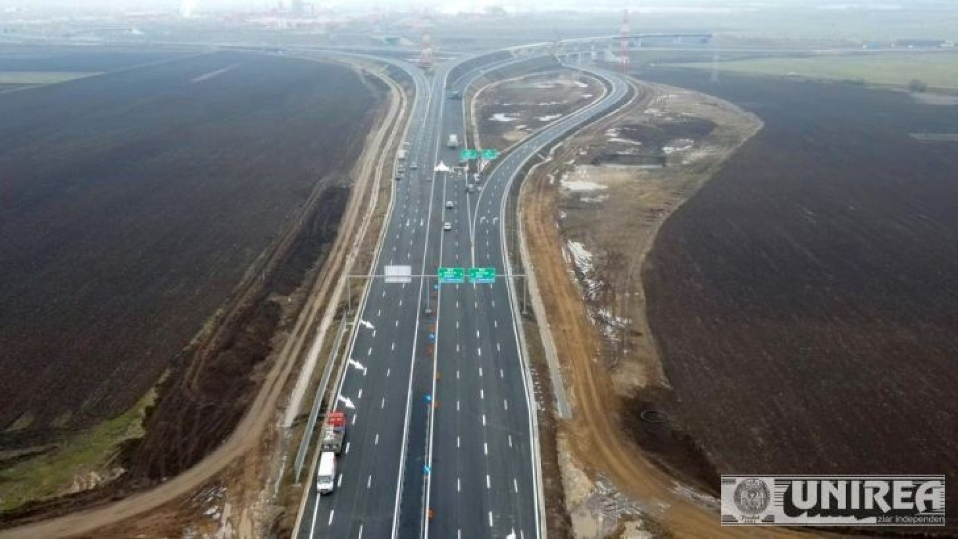 VIDEO. Se inaugurează o bucată de autostradă. Cu o întârziere de 4 ani