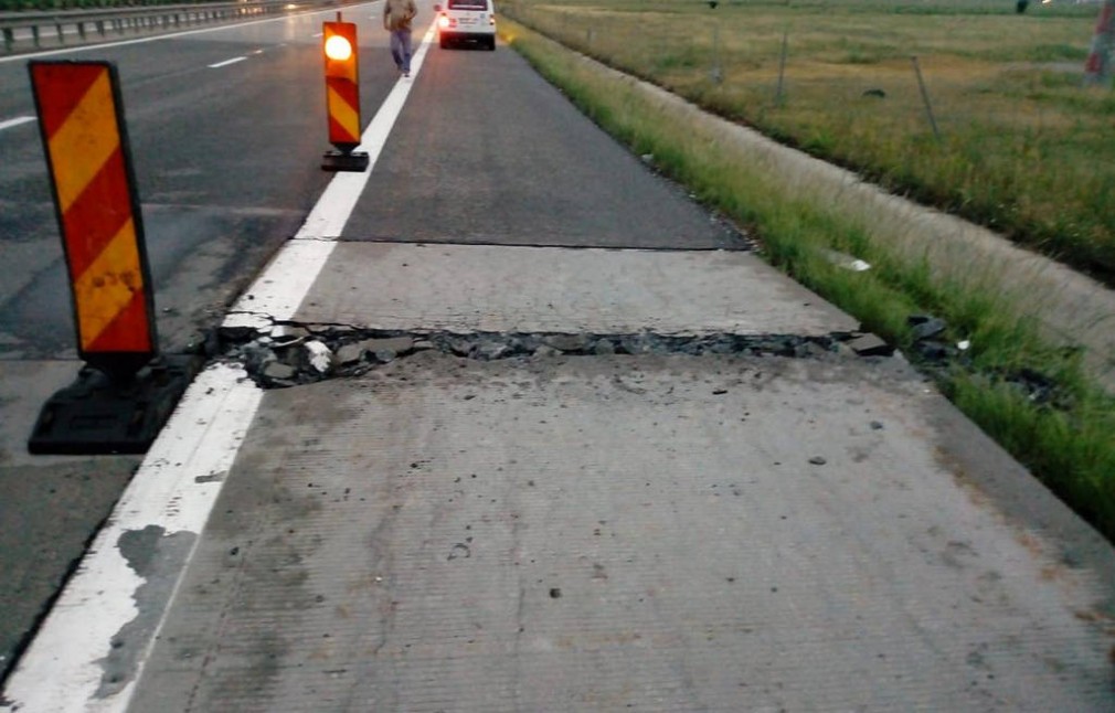 UPDATE. Foto. Cum s-a înălțat Autostrada Soarelui. Capcană mortală pentru șoferi
