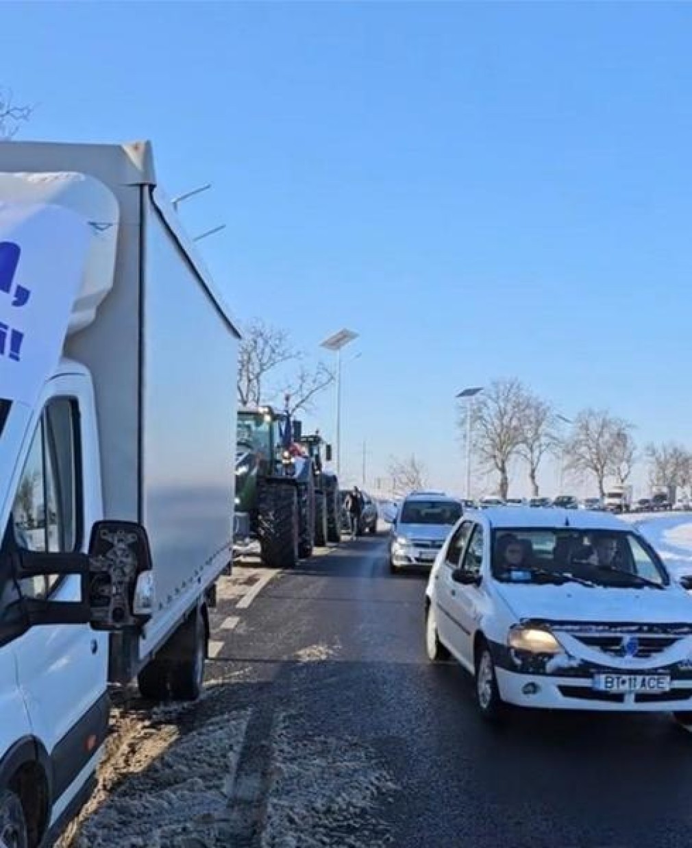 Sute de camioane și tractoare pleacă spre București. Care sunt cauzele protestelor?