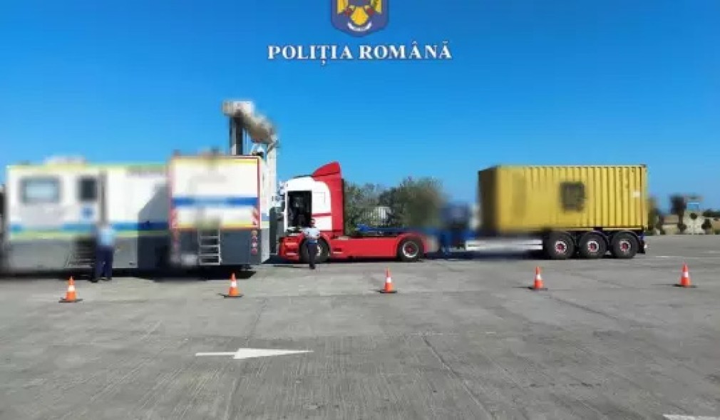 Portul Constanța. Sute de camioane și containere, verificate de polițiști