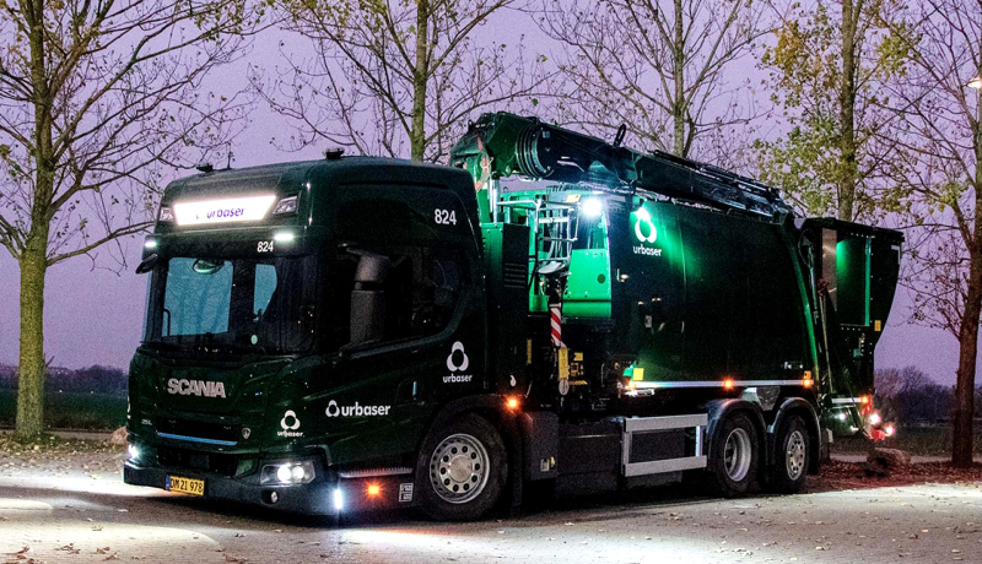 VIDEO. Danemarca. Primul camion Scania cu macara complet electric pentru colectarea deșeurilor