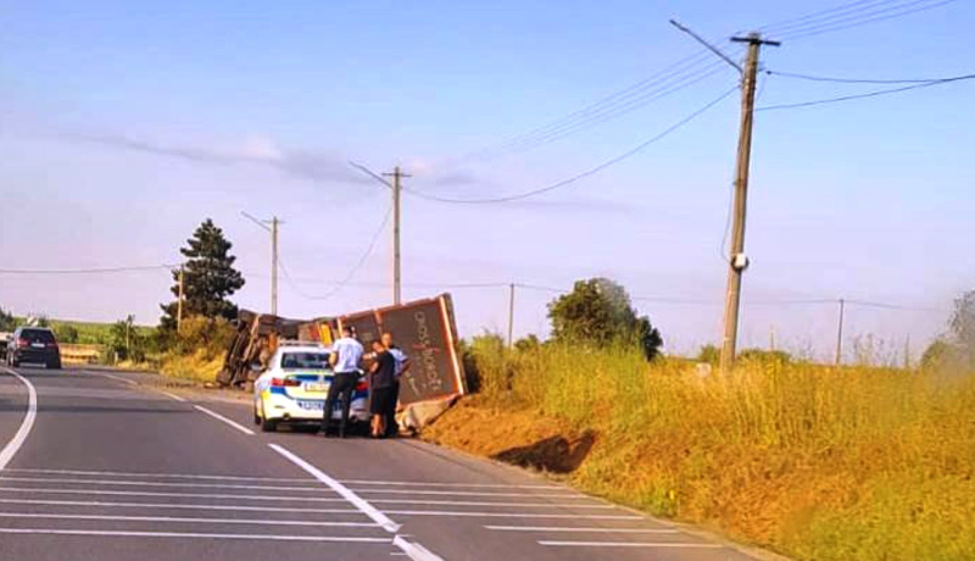 Camion răsturnat în județul Vrancea