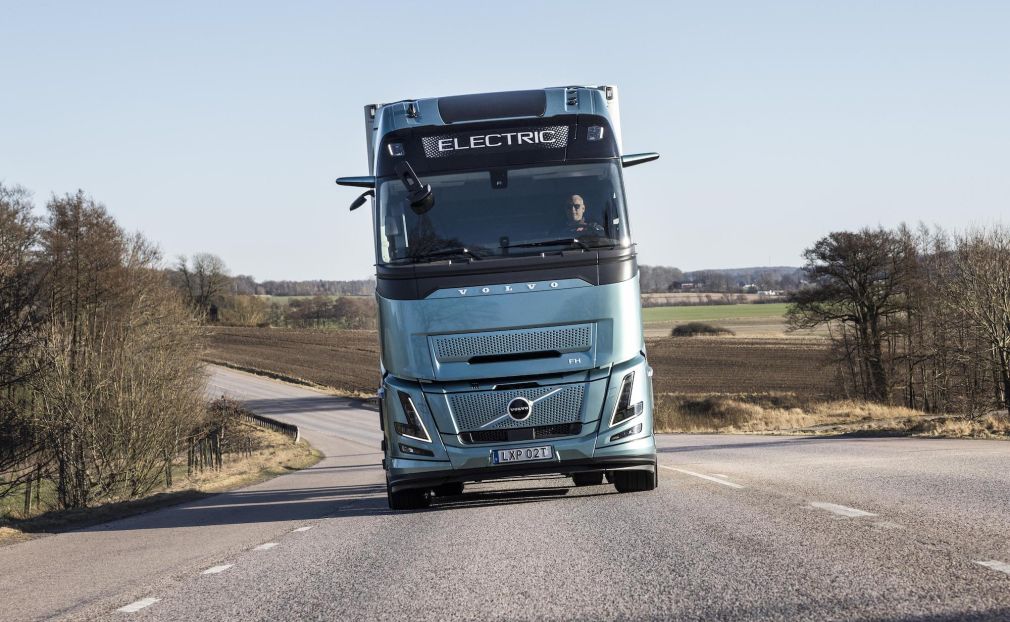 Acțiunile Volvo cresc, cele ale Daimler Truck scad după anunțul că SUA impun taxe la importul de camioane