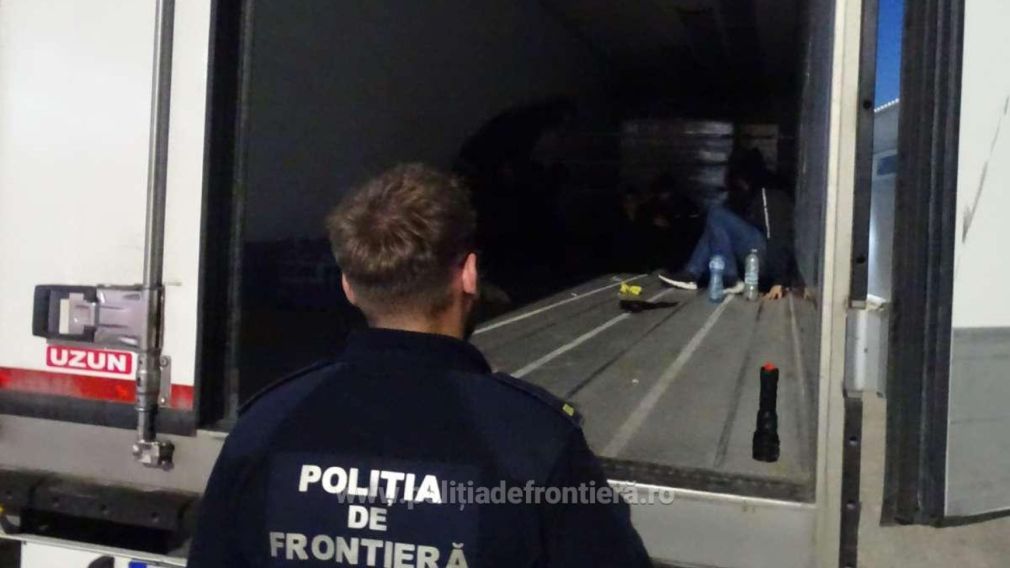 Ce a găsit poliția într-un camion care transporta alune în Belgia?