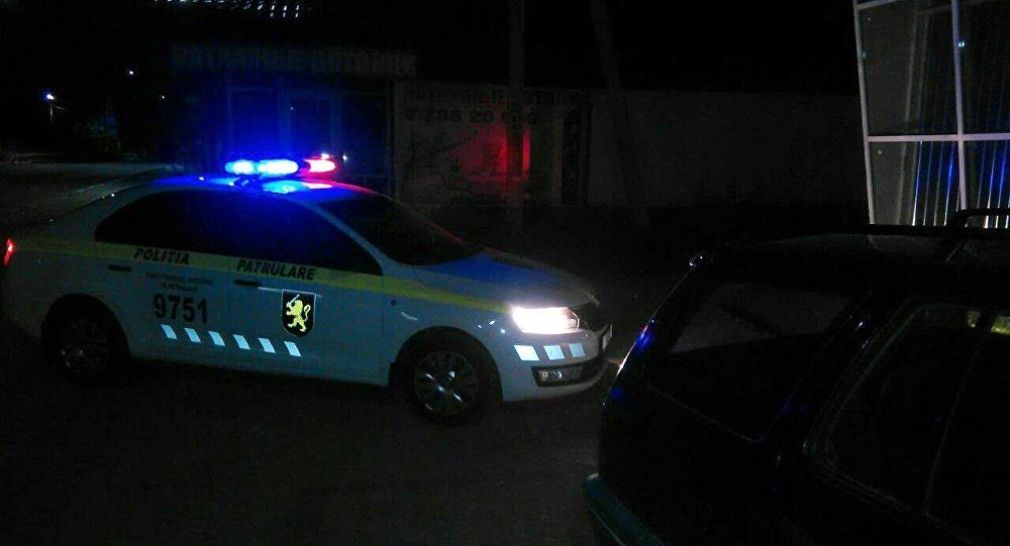 Un șofer mort și doi răniți după accidentul dintre un BMW și un camion