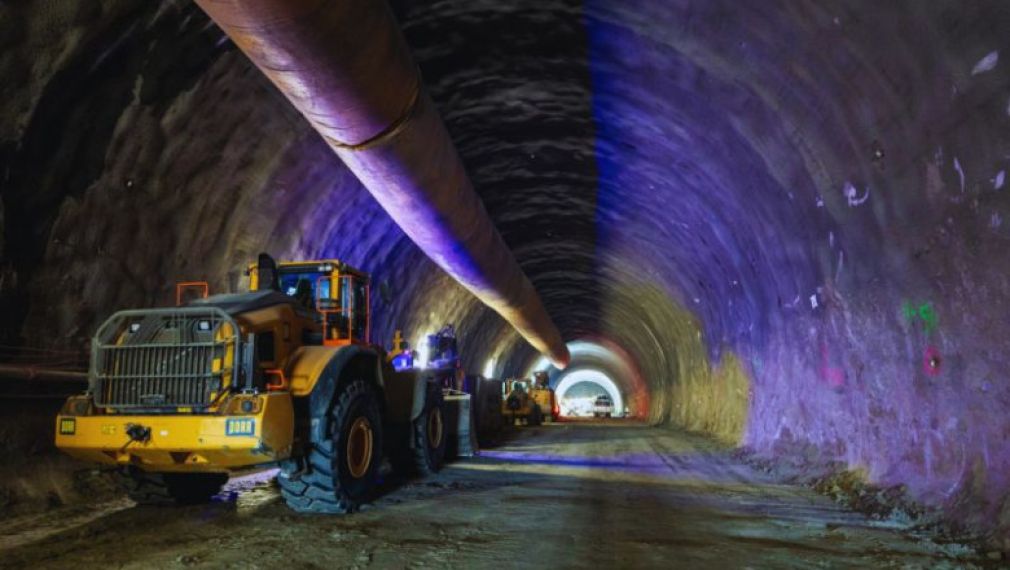 Cel mai mare tunel de autostradă din România, ajuns la jumătate
