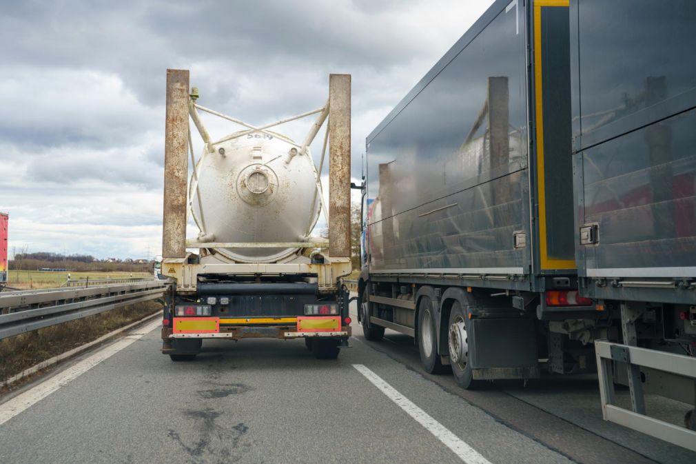 Român prins drogat și fără permis la volanul unui camion