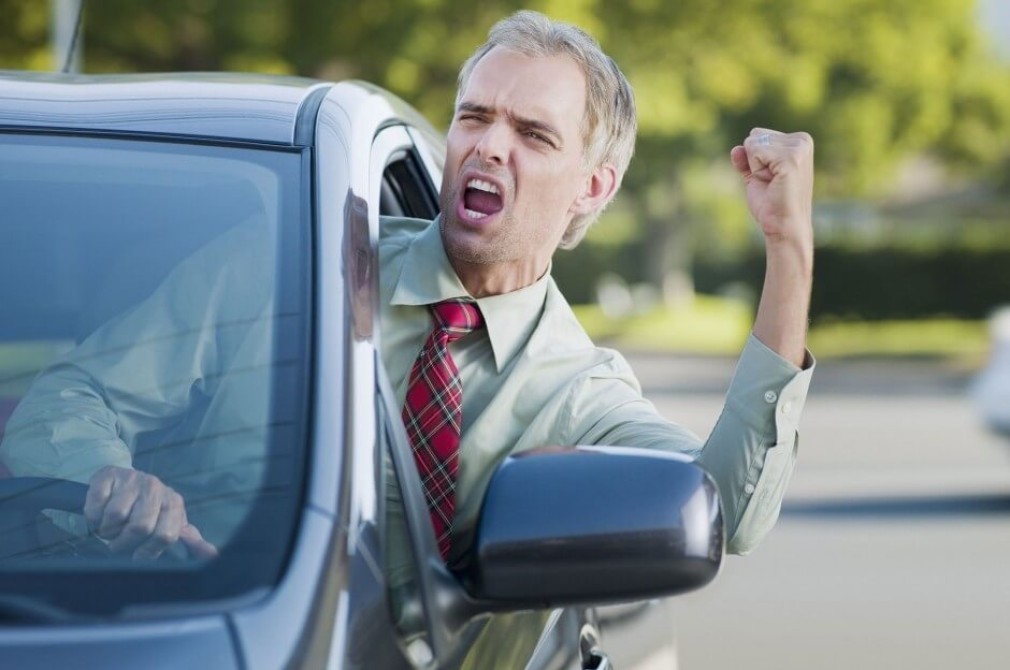 Comportamentul agresiv la volan, scos din legislația rutieră