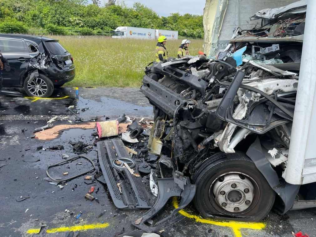 Un șofer român de camion mort după impactul cu un alt camion