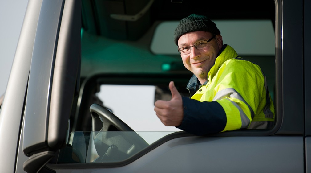 O țară europeană crește salariul șoferilor de camion la 24 euro/oră. Se aplică și „șoferilor detașați”