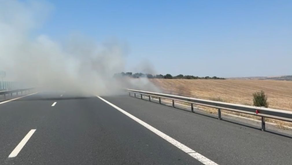 Autostrada Soarelui a fost închisă după un incendiu de vegetație