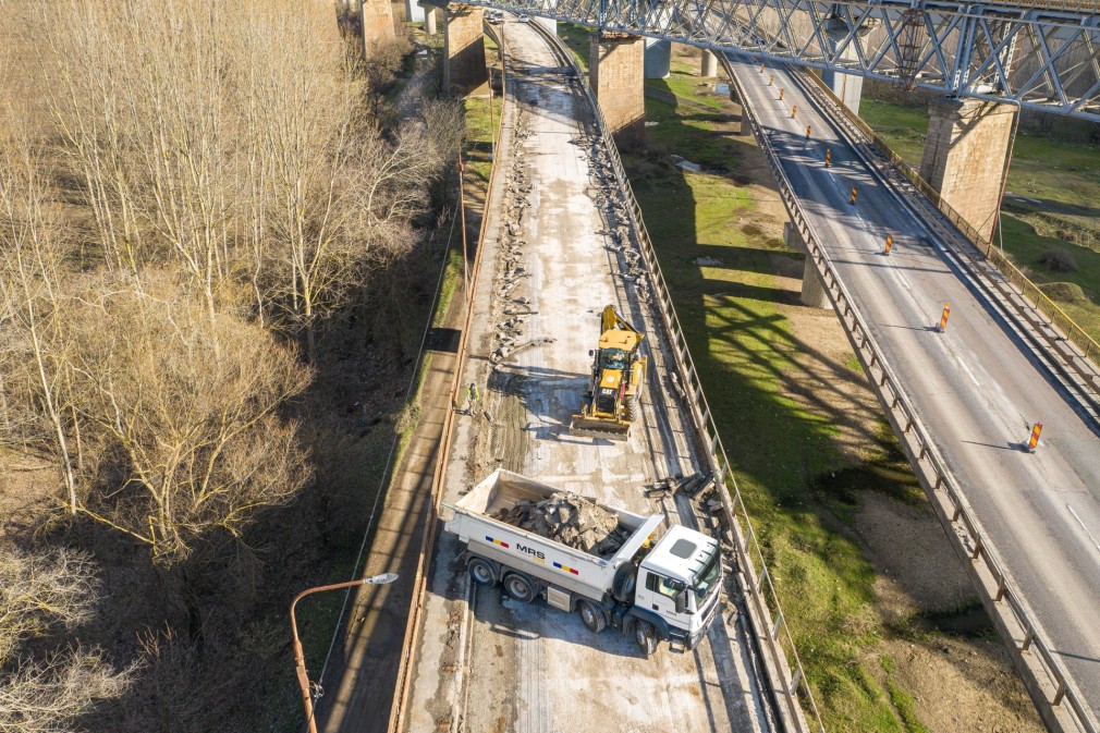 VIDEO CNAIR: Reparaţiile la Podurile Borcea şi Cernavodă se desfăşoară inclusiv noaptea şi în weekend