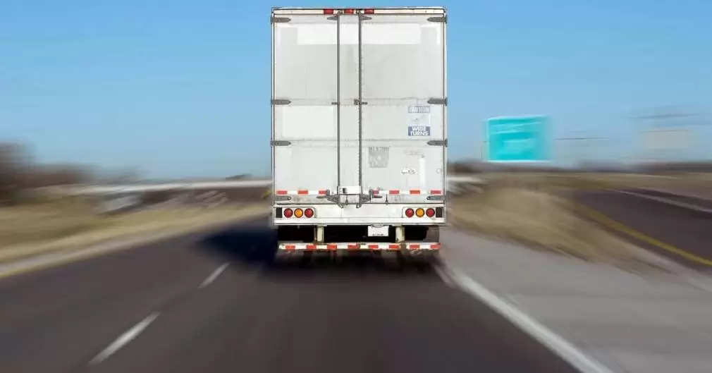 Șofer român de camion, înjunghiat de un coleg. S-au certat de la o datorie