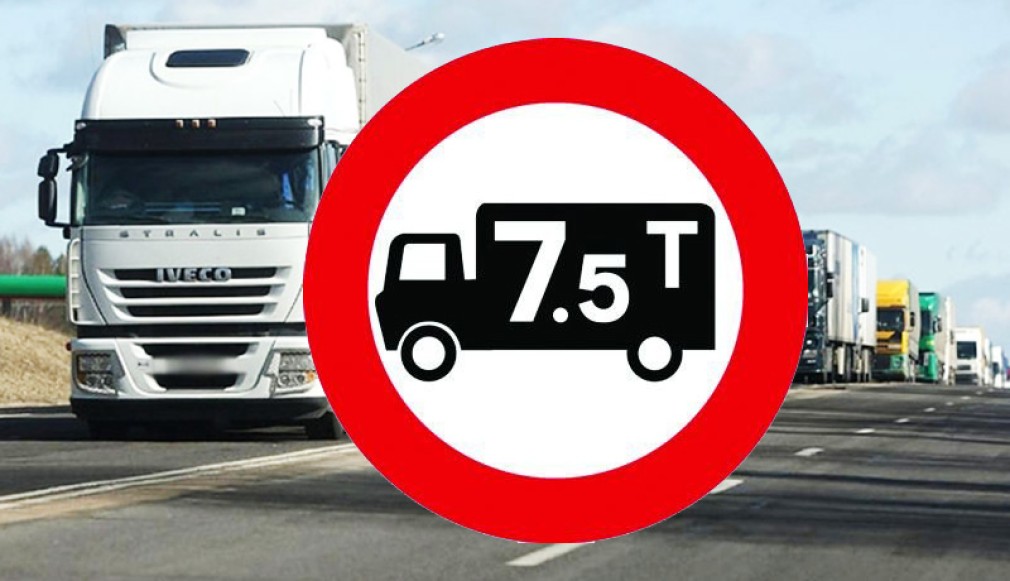 Restricții pentru camioane, cu ocazia sărbătorii de Sfântul Andrei și a Zilei Naționale a României