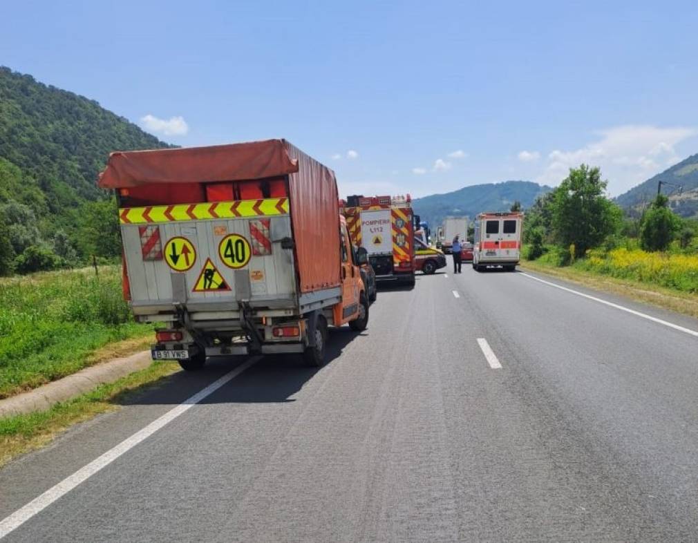 Un camion s-a ciocnit cu un autoturism pe „Șoseaua Morții”