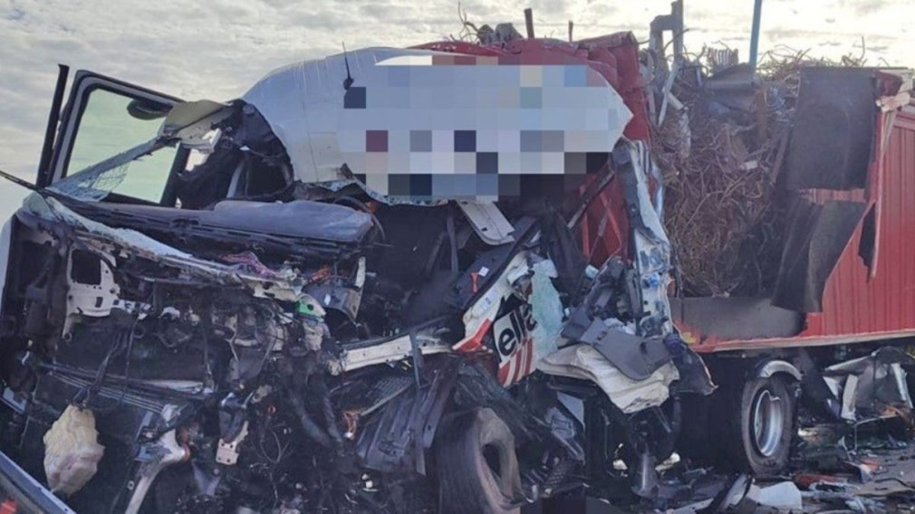 Șofer român de camion mort după ce s-a ciocnit cu un alt camion