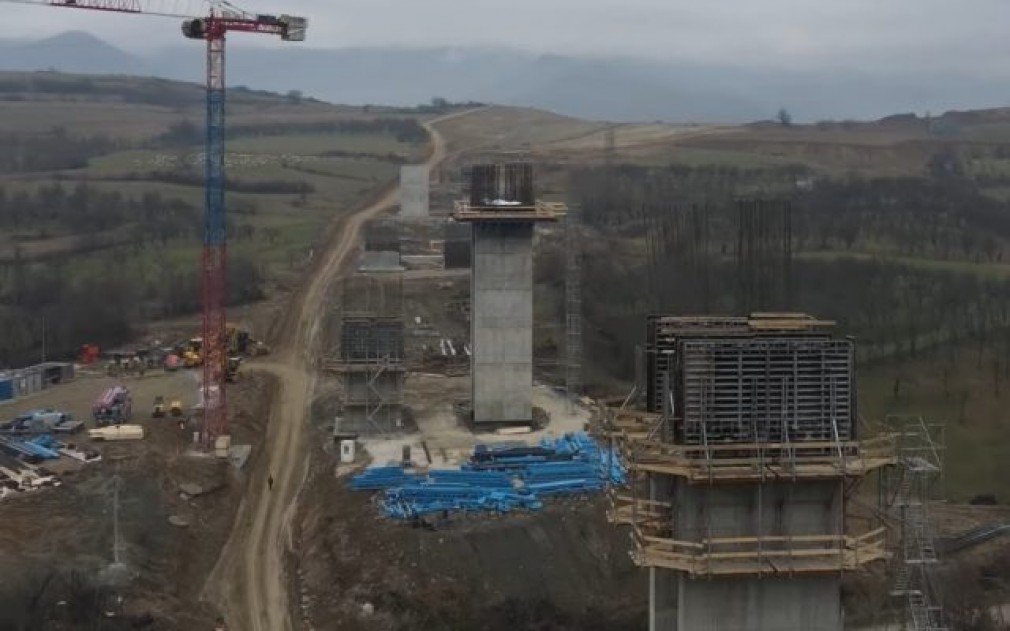 VIDEO Imagini spectaculoase de pe șantierul Autostrăzii Sibiu – Pitești