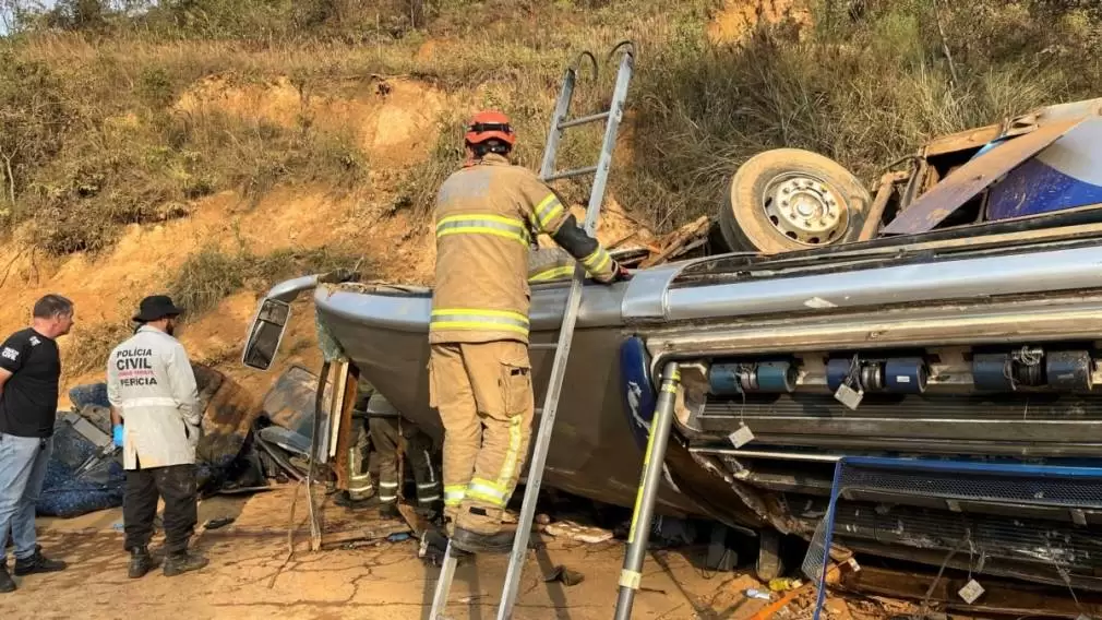 7 morți și 36 de răniți după ce un autocar cu suporteri s-a răsturnat
