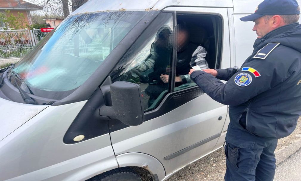 Camion fără autorizație de transport, oprit la graniță
