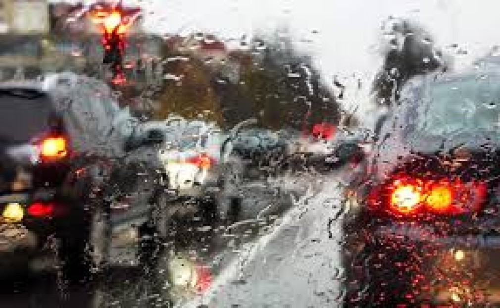 Atenție șoferi! Jumătate de ţară, sub cod galben de vijelii şi ploi