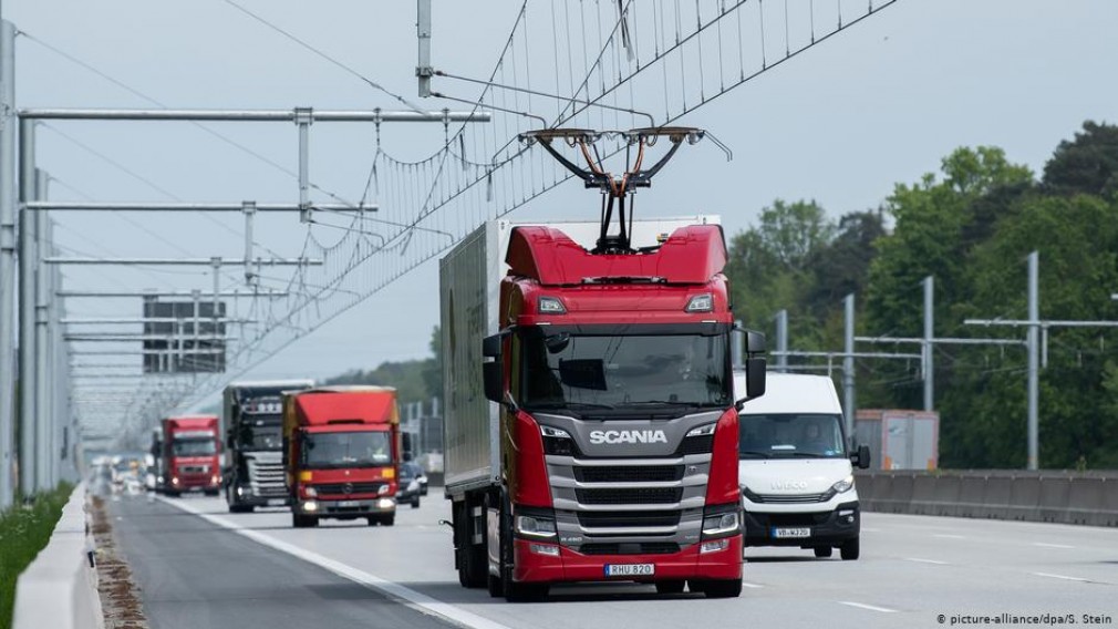 S-a deschis prima autostradă electrificată pentru TIR-uri din Germania