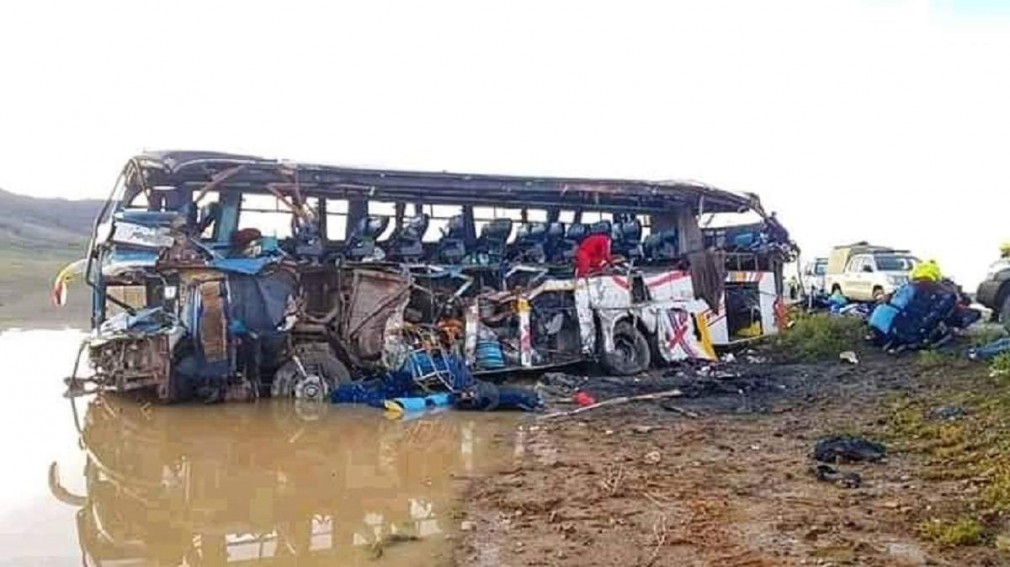 VIDEO: Bolivia - 24 de morţi, 15 răniţi, un camion a făcut praf un autocar