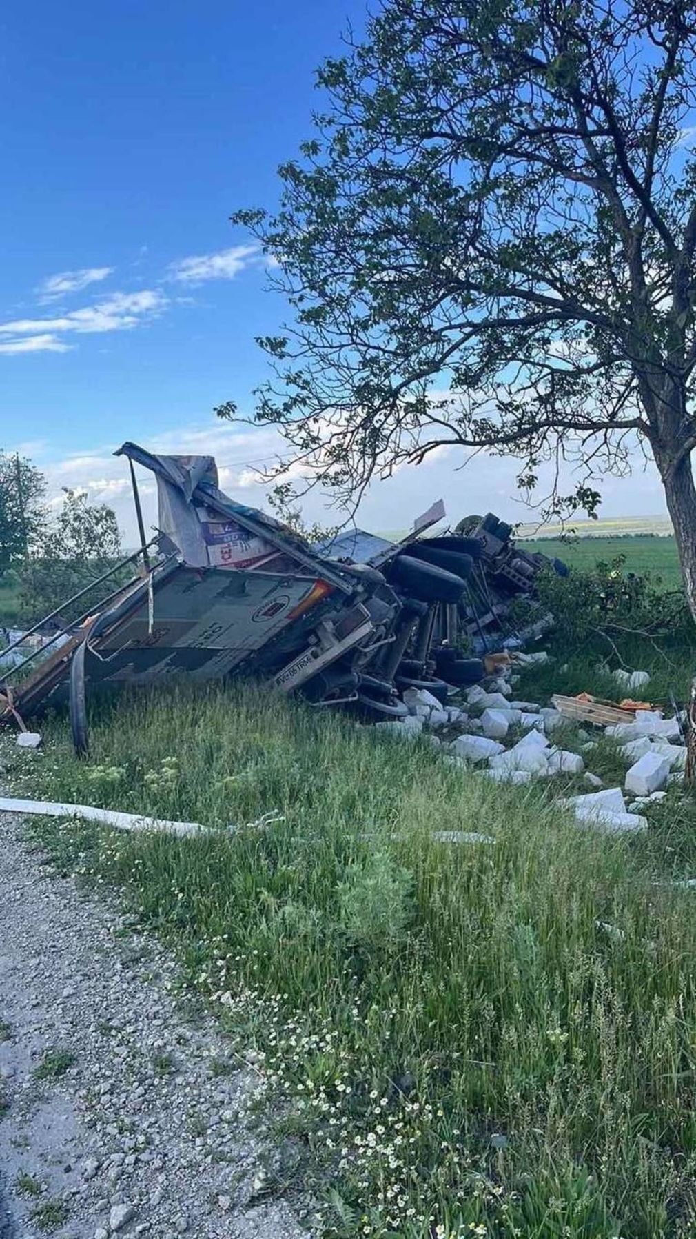 Șoferul unui camion și pasagerul său au murit în Moldova. Cum s-a întâmplat?