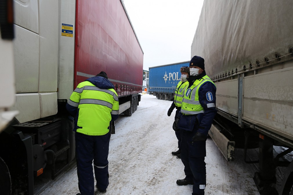 200 mii de camioane controlate: 4.255 tahografe, folosite incorect. Șoferii au „umblat” la 796 tahografe