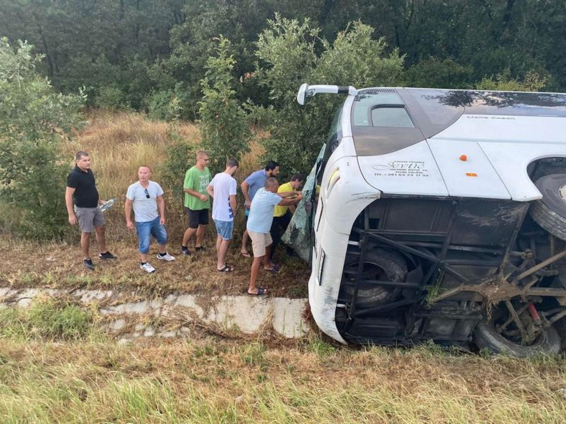Un autocar s-a răsturnat în șanț la Stara Zagora, în Bulgaria: 12 pasageri răniți
