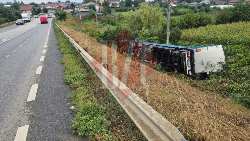 Un șofer a murit contorsionat între fiarele cabinei