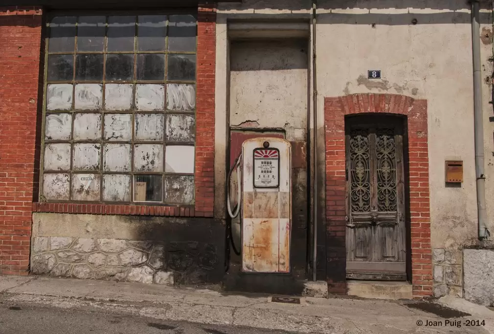 Barilul de petrol își reia creșterea