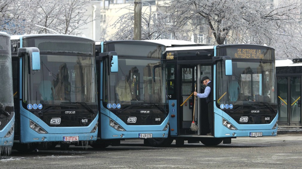 Aproape un sfert din angajații Regiei de Transport București puși pe liber. NU și șoferii profesioniști